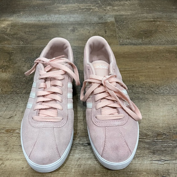 SOLD Adidas Shoes - Picture 4 of 8